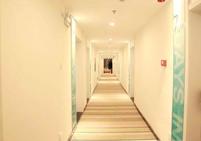 ホテル 7 Days  Zhangjiajie Tianmenshan Ropeway Station Branch