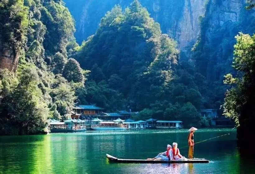 ホテル 7 Days  Zhangjiajie Tianmenshan Ropeway Station Branch