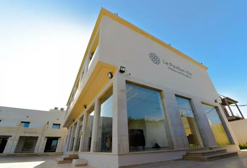 Hotelli Le Pavillon D'or