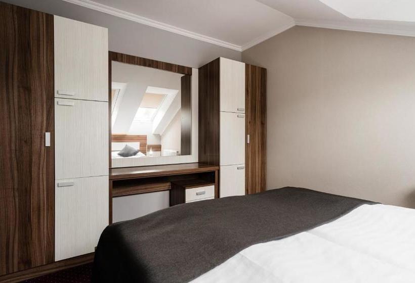 בית מלון כפרי Menhard