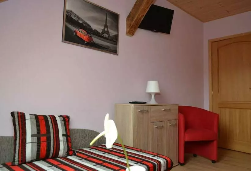 Majatalo Penzión Manderlak