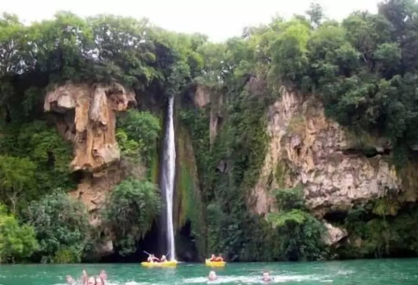 ホテル Auberge De La Planquette