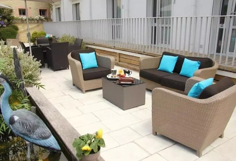 Отель Hôtel De La Plage