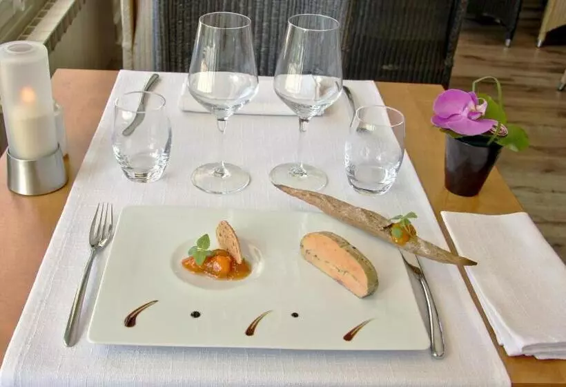 Отель Hôtel De La Plage