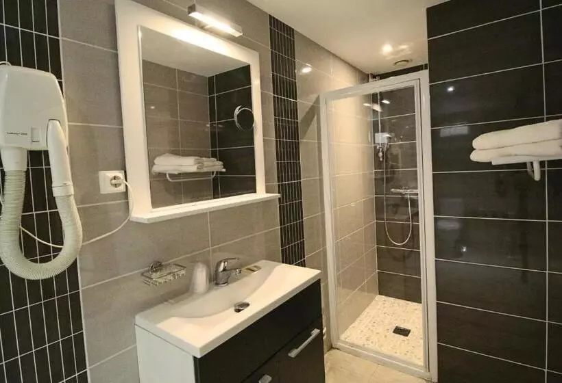 Отель Hôtel De La Plage