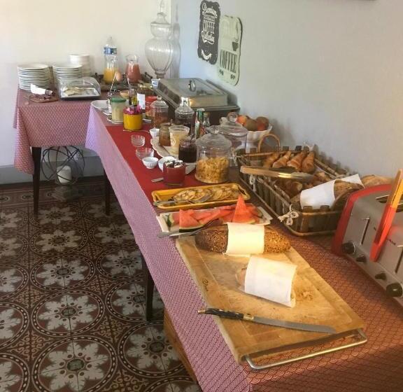 هتل Hôtel Le Chalet Fleuri