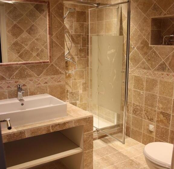 هتل Hôtel Le Chalet Fleuri