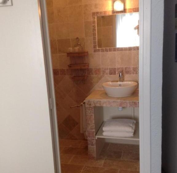 هتل Hôtel Le Chalet Fleuri