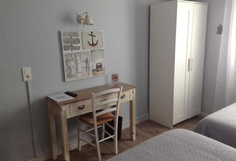 هتل Hôtel Le Chalet Fleuri