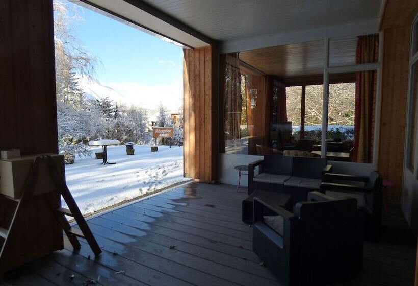 Отель Hôtel Logis La Crémaillère