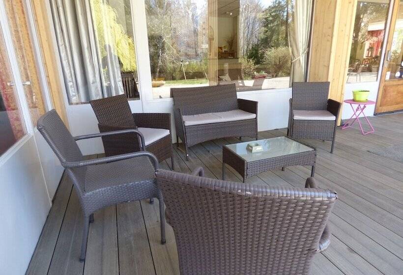 Отель Hôtel Logis La Crémaillère