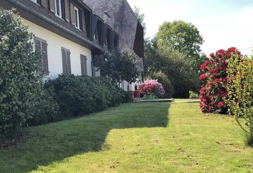 ホテル La Clé Des Champs