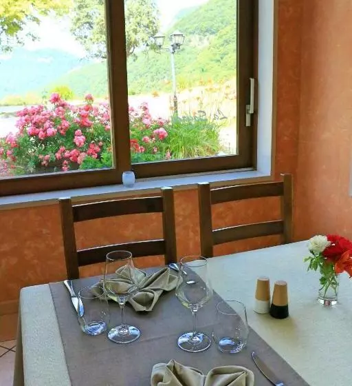 호텔 La Source Jacquet Depuis 1954 Hôtel Et Studio