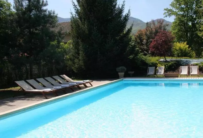 ホテル Logis Hôtel Restaurant Le Castel Fleuri