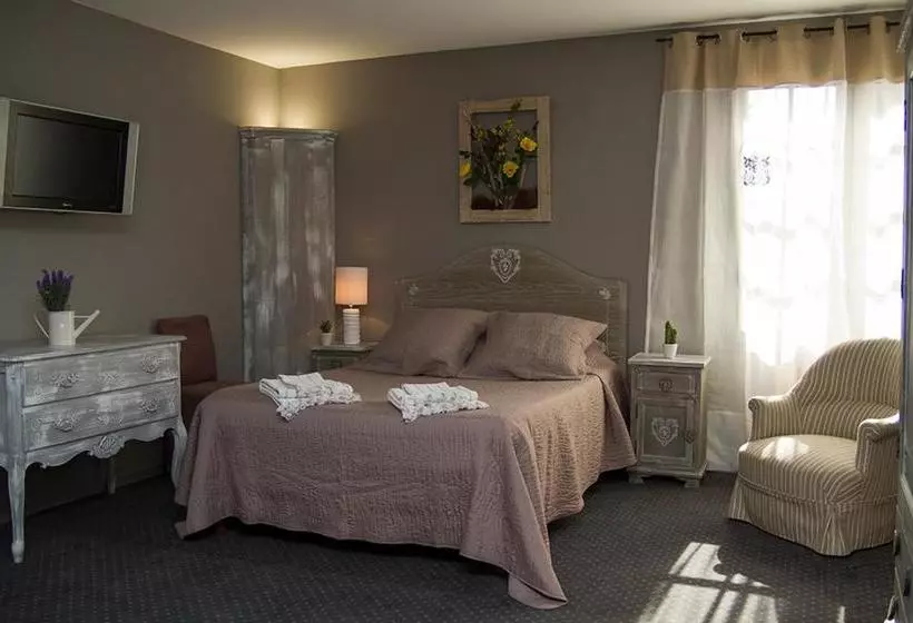 Отель Le Rouge Gorge