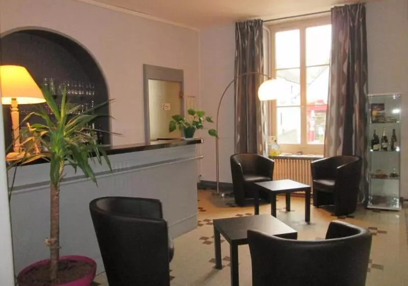 فندق Logis Hostellerie Du Cheval Blanc