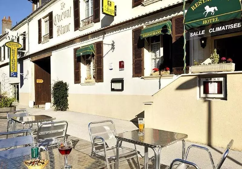 فندق Logis Hostellerie Du Cheval Blanc