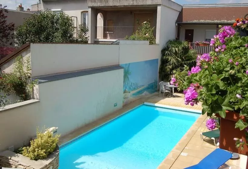 Hotel Logis Hôtel Au Tambour