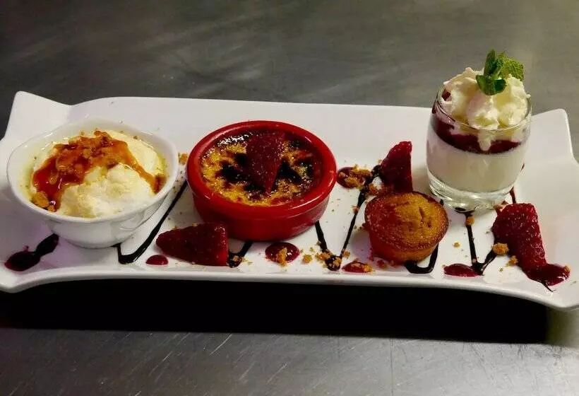 호텔 Logis Hôtel Du Commerce