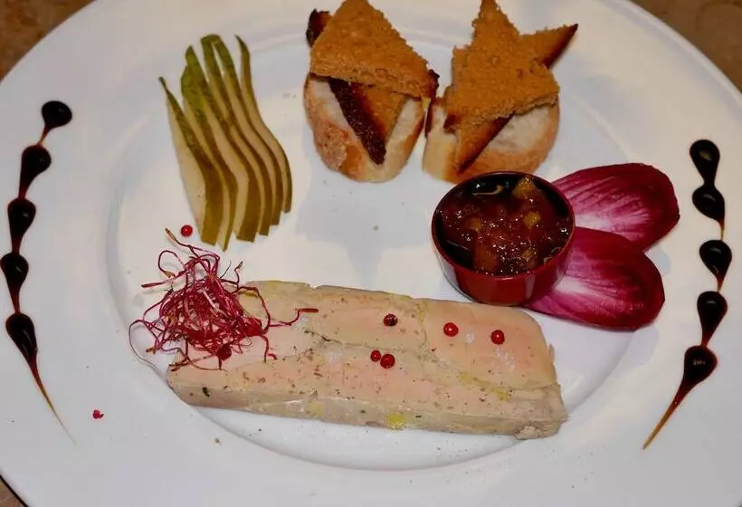 호텔 Logis Hôtel Du Commerce