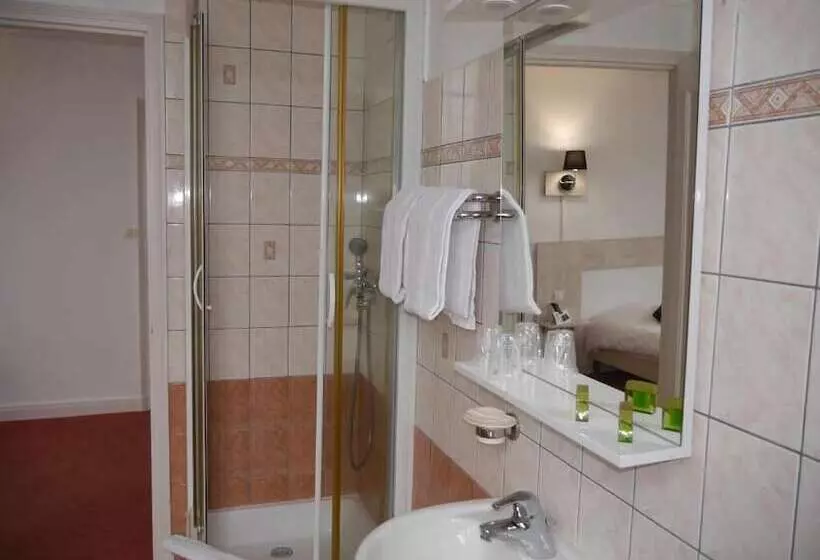 호텔 Logis Hôtel Du Commerce