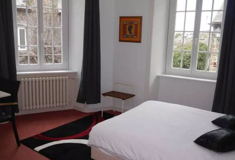 호텔 Logis Hôtel Du Commerce