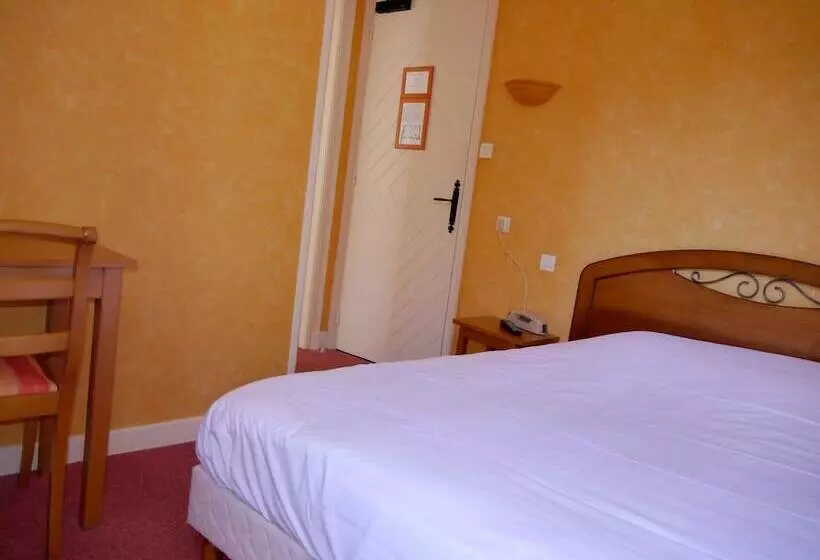 호텔 Logis Hôtel Du Commerce