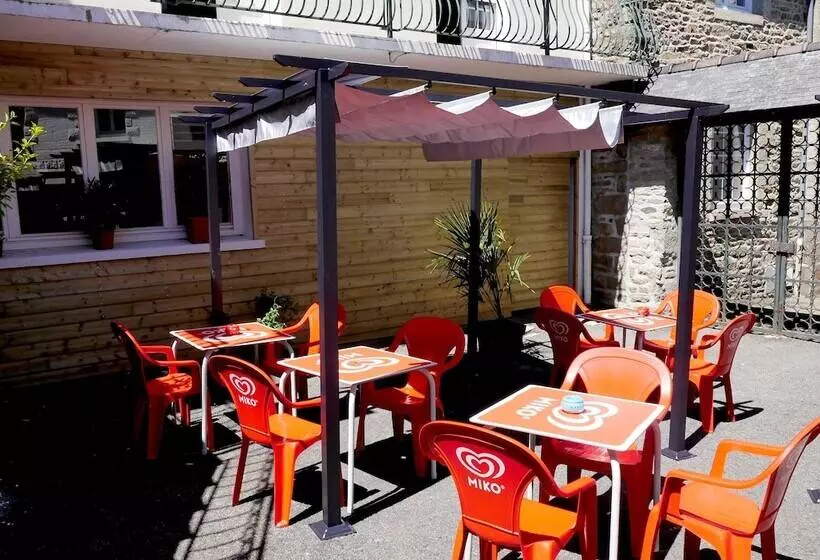 호텔 Logis Hôtel Du Commerce