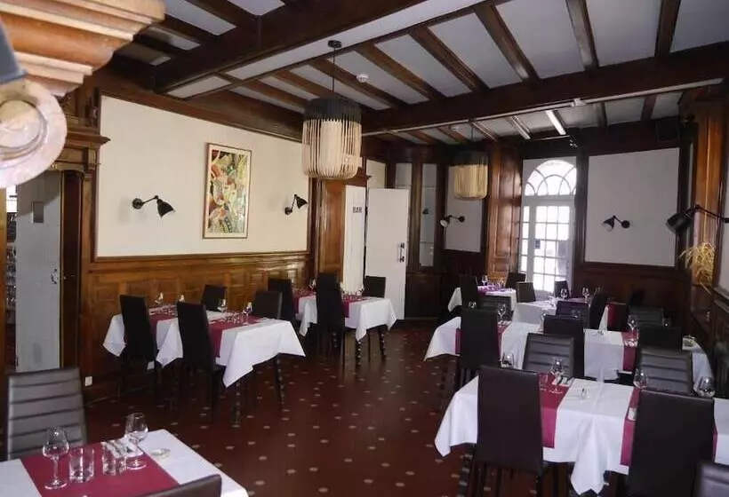 호텔 Logis Hôtel Du Commerce