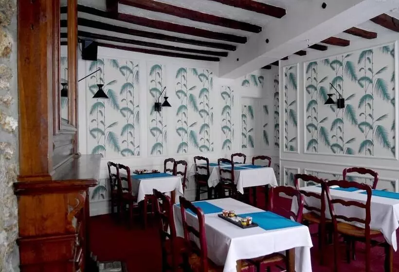 호텔 Logis Hôtel Du Commerce