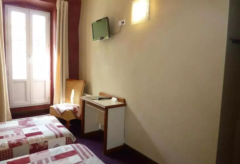 Отель Logis Hôtel Restaurant La Farigoule