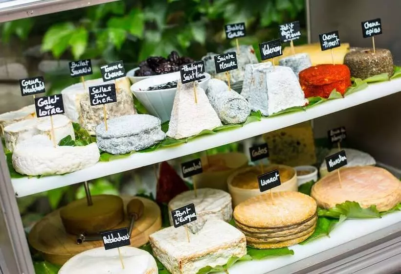 ホテル Logis Hôtels Restaurant La Mère Hamard