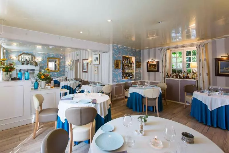 ホテル Logis Hôtels Restaurant La Mère Hamard