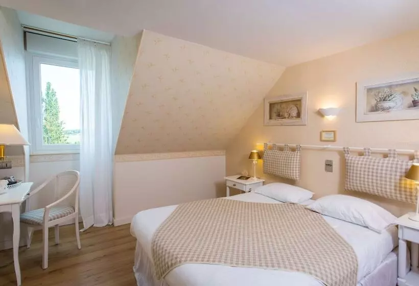 ホテル Logis Hôtels Restaurant La Mère Hamard