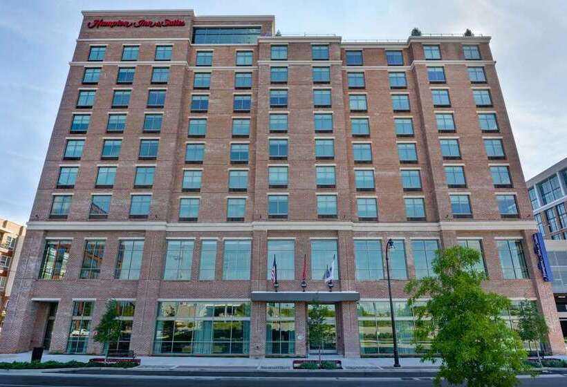 هتل Hampton Inn & Suites Nashville Downtown Capitol View