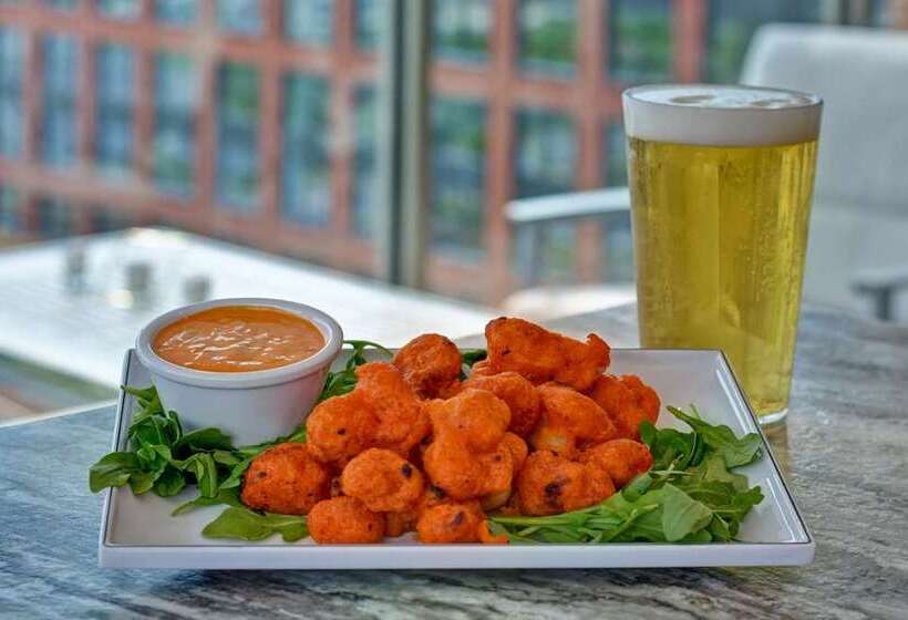 هتل Hampton Inn & Suites Nashville Downtown Capitol View