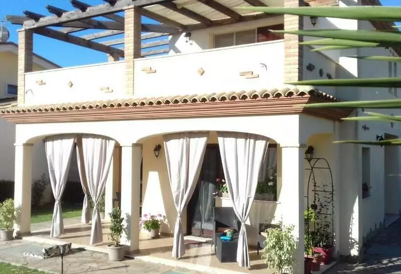 تختخواب و صبحانه Casa Vacanze Menta Fiorita