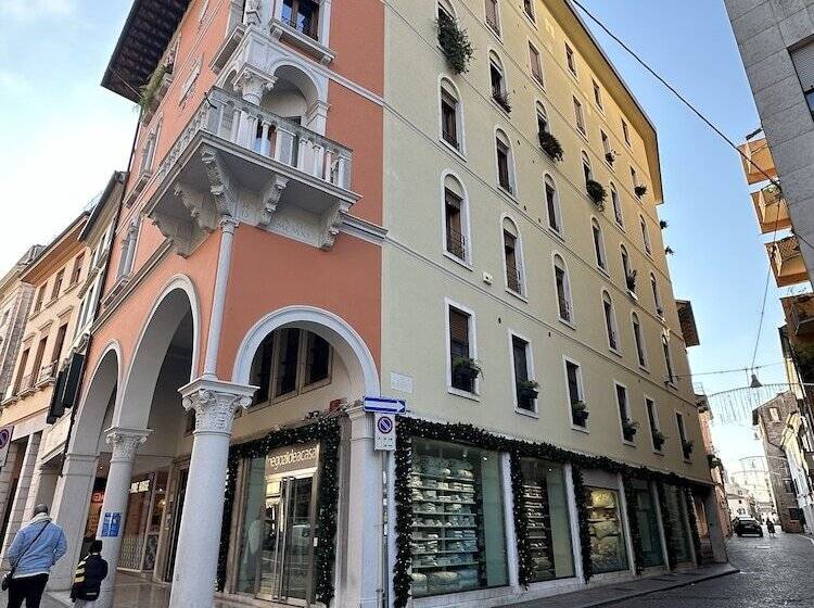 Bed and Breakfast Dimora Del Teatro