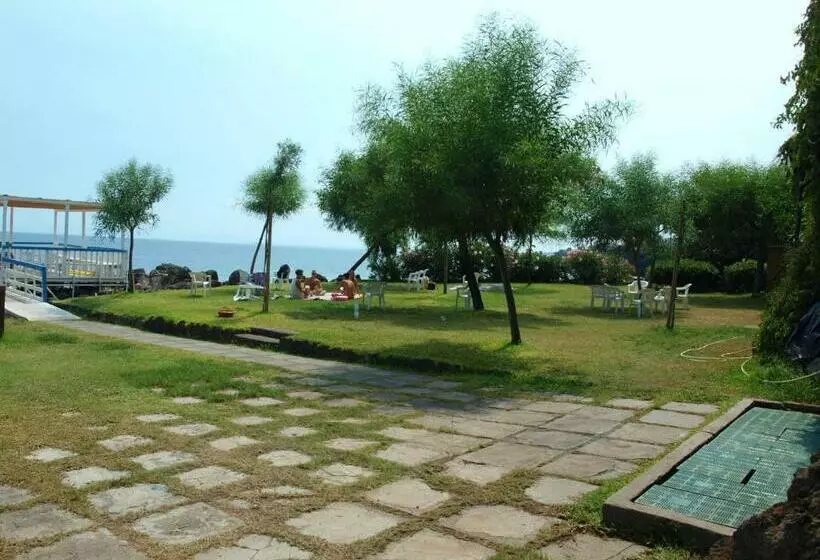 ベッドアンドブレックファースト Nero Basalto Azzurro Mare