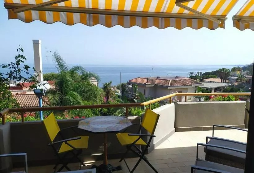 ベッドアンドブレックファースト Nero Basalto Azzurro Mare