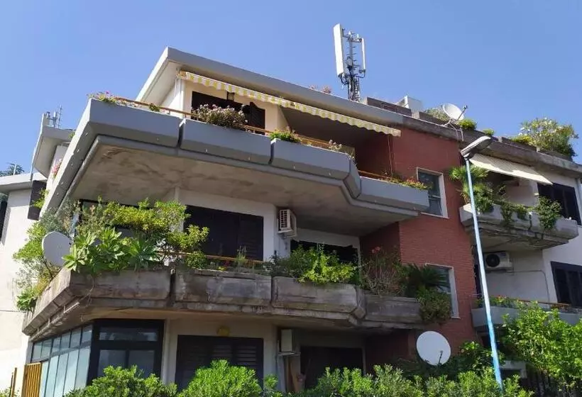 ベッドアンドブレックファースト Nero Basalto Azzurro Mare