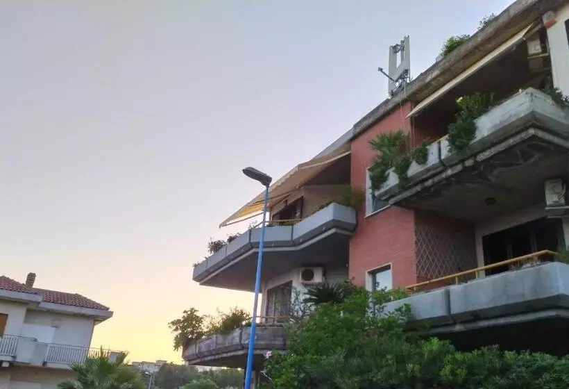 ベッドアンドブレックファースト Nero Basalto Azzurro Mare