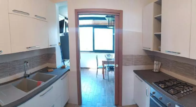 ベッドアンドブレックファースト Nero Basalto Azzurro Mare