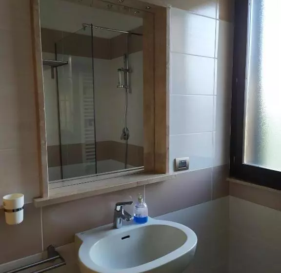 ベッドアンドブレックファースト Nero Basalto Azzurro Mare