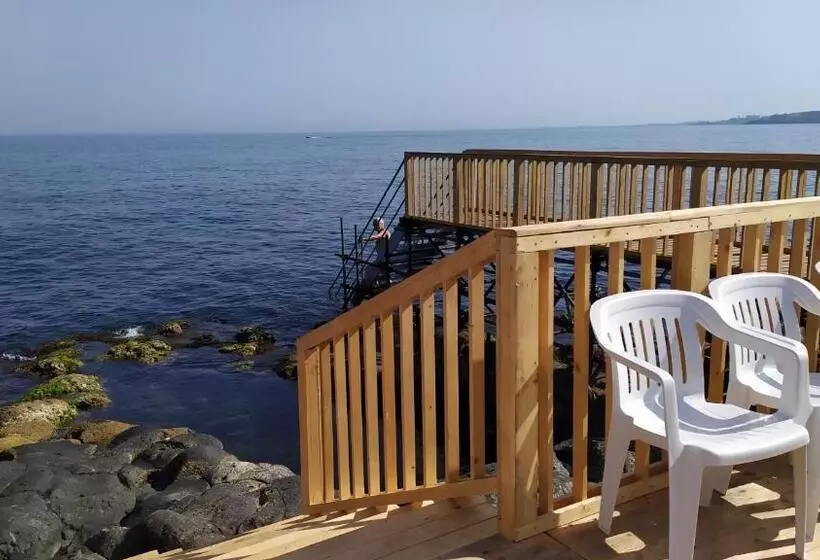 ベッドアンドブレックファースト Nero Basalto Azzurro Mare