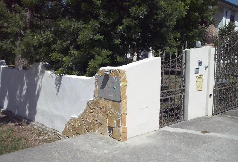 مبيت وإفطار Villa Oasi