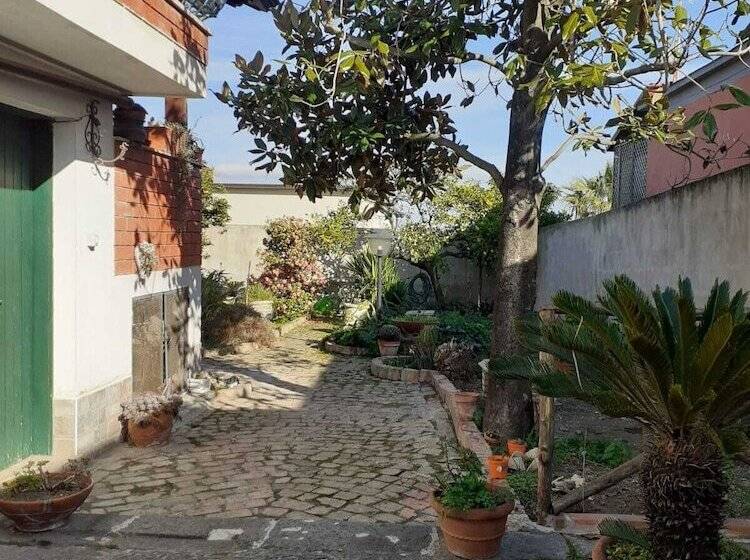 تختخواب و صبحانه Villateresa