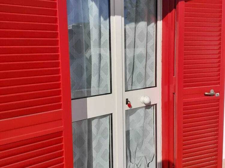 تختخواب و صبحانه Villateresa