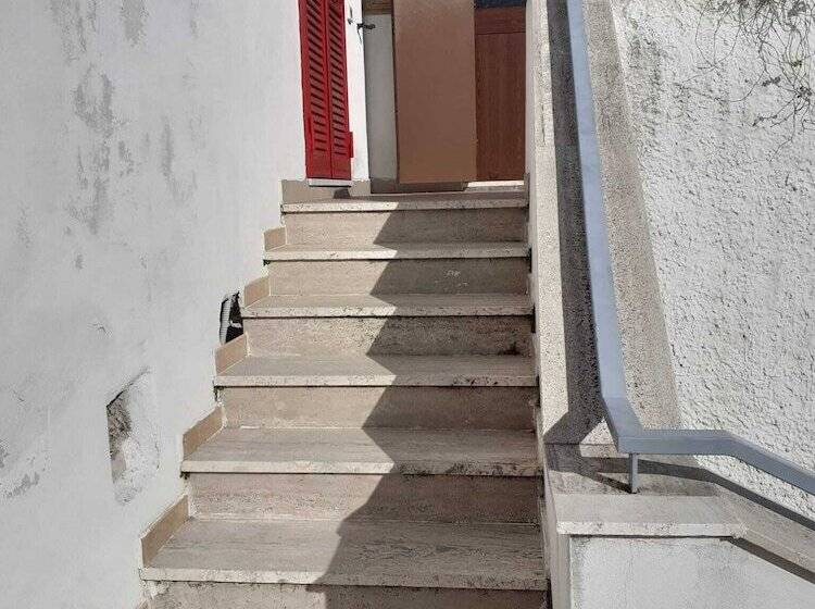 تختخواب و صبحانه Villateresa