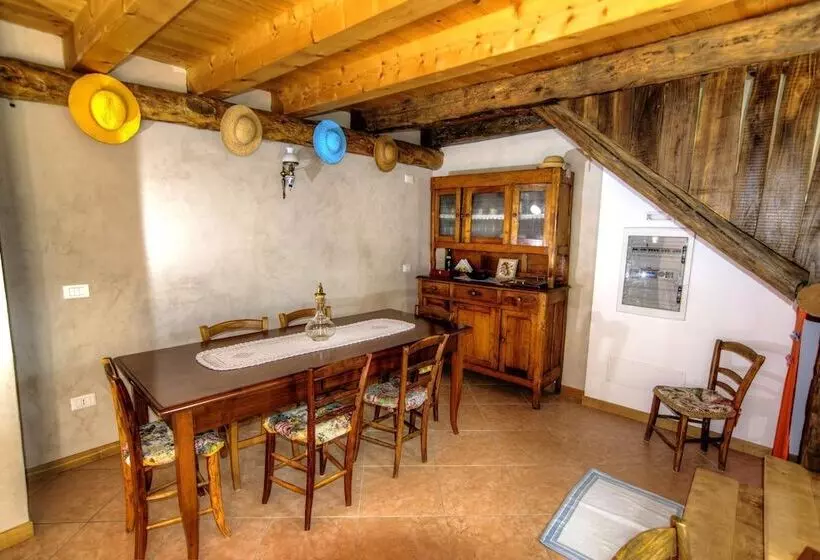 Maaseutuhotelli Agriturismo Antico Borgo